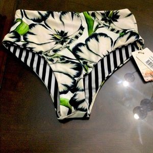 NWT Agua Bendita High Rise Cheeky Bottom